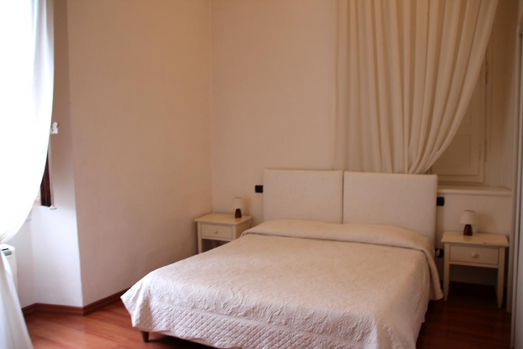 B&B Magnifico Messere Флоренция Стая снимка